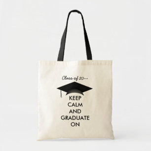 Behalten Sie Ruheabsolvent auf niedlichem und Tragetasche