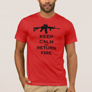 Behalten Sie ruhig u. öffnen Rückholfeuer AR15 T-Shirt