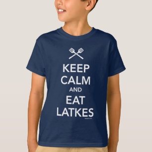 Behalten Sie ruhig und essen Sie Latkes T-Shirt