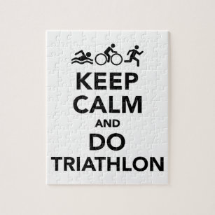 Behalten Sie ruhig und tun Sie Triathlon Puzzle