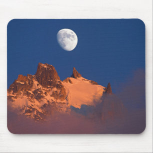 Bei Sonnenaufgang   Aiguille du Plan Chamonix, Fra Mousepad
