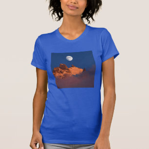Bei Sonnenaufgang   Aiguille du Plan Chamonix, Fra T-Shirt