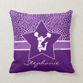 Beifall-/Pom Cheetah-Druck mit Monogramm in Lila Kissen