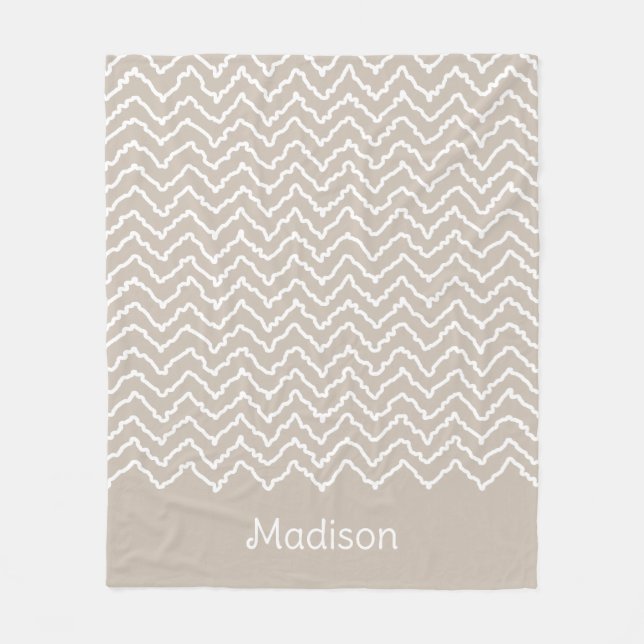 Beige And White Squiggly Chevron Zigzag Pattern Fleecedecke (Vorderseite)