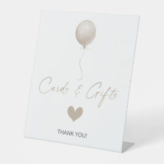 Beige Balloon Baby Showkarten und Geschenke Sockelschild