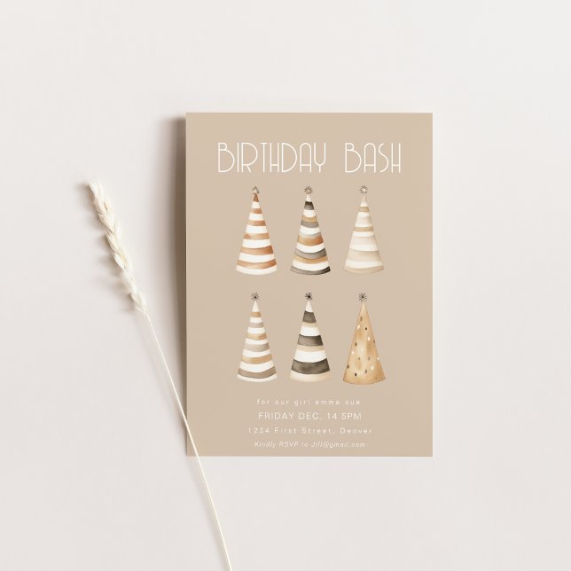 Beige Birthday Dinner with Hats Einladung (Von Creator hochgeladen)