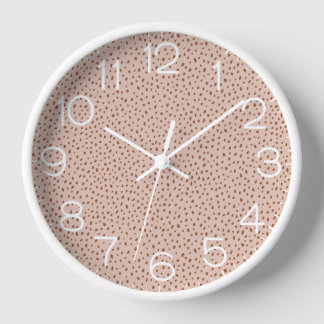 Beige & Boho Terracotta Brown Dots Uhr