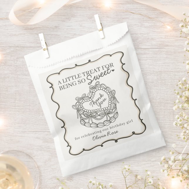 Beige Bow Retro Herz Coquette Cake Geburtstag Geschenktütchen (Ausgeschnitten)