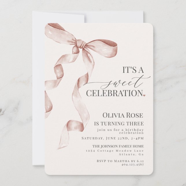 Beige Coquette Bow Girl Geburtstagsparty Einladung (Vorderseite)