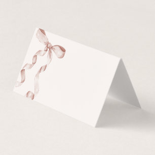 Beige Coquette Bow Platzkarte Decke