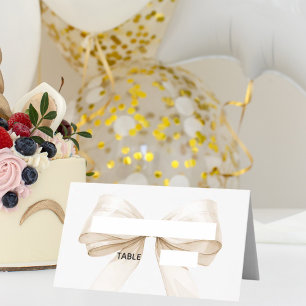 Beige-creme-Bogen-Platzkarten Elegant gefaltet Platzkarte