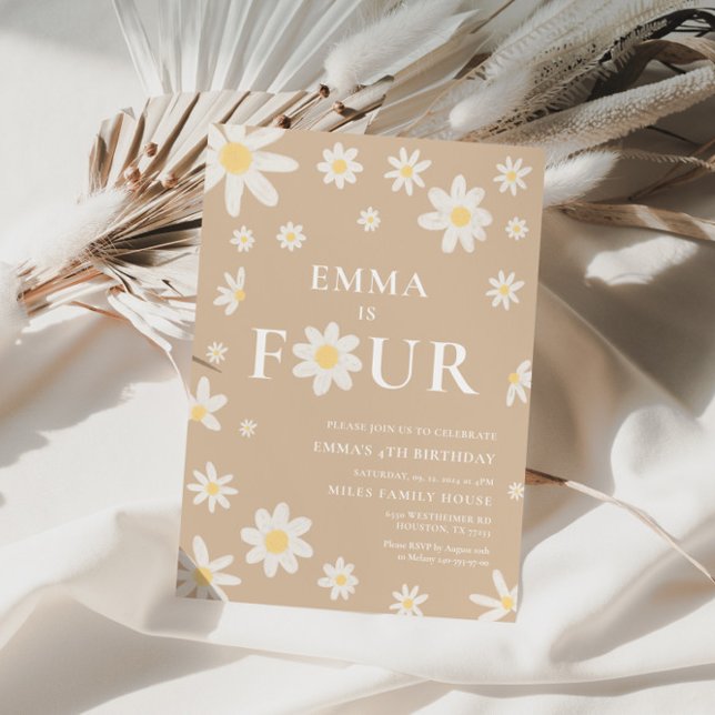 Beige Daisy Vierte 4. Geburtstag Einladung (Von Creator hochgeladen)