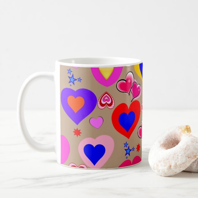 Beige farbenfrohe Herz-Tasse Kaffeetasse (Mit Donut)