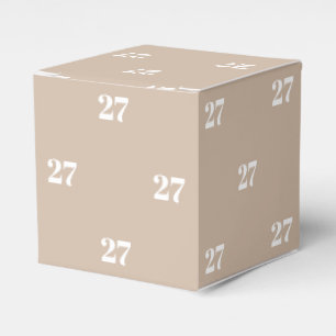 Beige Geschenke mit weißer Anfangsbuchstabe anpass Geschenkschachtel