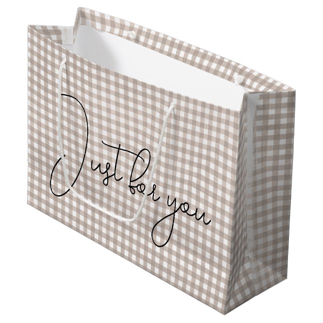 Beige Gingham Print Große Geschenktüte (Vorderseite Schrägansicht)