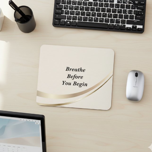 Beige Gold Minimalist Zitat  Mousepad (Von Creator hochgeladen)