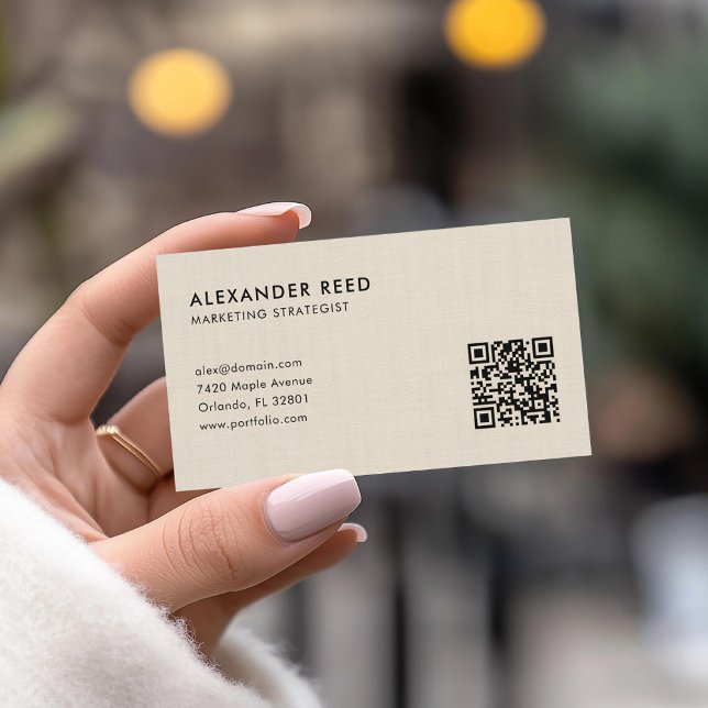 Beige Linen Minimalistisches, Scannable-QR-Logo Visitenkarte (Von Creator hochgeladen)