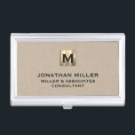 Beige Linen Mit Monogramm Visitenkarten Dose<br><div class="desc">Das elegante beige Visitenkartengehäuse mit schicken beigen Leinenprint und elegantem Goldmonogramm verleiht Ihrem beruflichen Bild eine fröhliche Note. Der robuste und stilvolle Gehäuse ist das perfekte Zubehör für Networking Events oder den Alltag. Anpassen mit Ihrem eigenen Monogramm,  Namen und Text Ihrer Wahl für eine personalisierte Touch.</div>