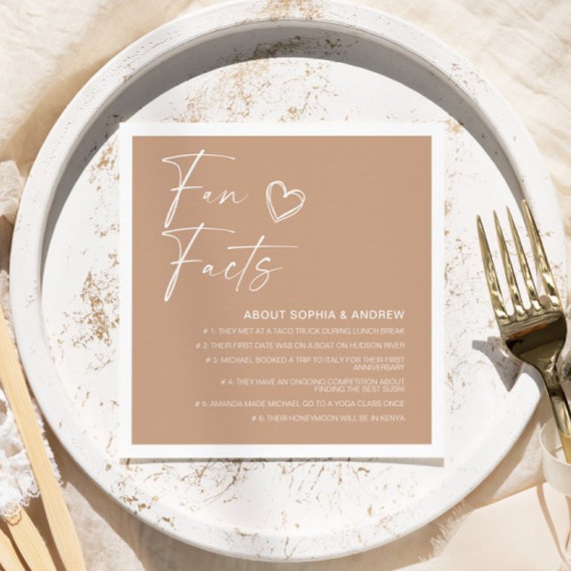 Beige Minimalistische Fun Facts Wedding Napkins Serviette (Von Creator hochgeladen)