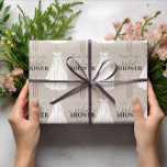 Beige Minimalistisches Brautparty Niedlich Geschenkpapier<br><div class="desc">Das Design umfasst eine Braut mit einem langen Kleid und einfacher Typografie. Dieses elegante und dennoch personalisierte Verpackungspapier ist perfekt für die Brautpartys, die Geschenke zurückgeben. Sie kann durch Änderung des Namens und des Veranstaltungsdatums der Braut angepasst werden. Für weitere Anpassungen, fühlen Sie sich frei, mir durch meine Zazzle-Shop zu...</div>