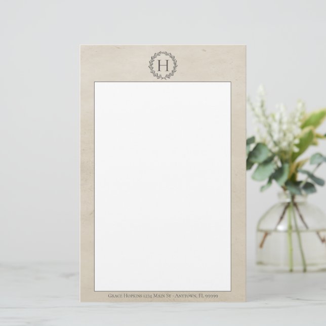 Beige Monogram Wreath Stationery Briefpapier (Stehend Vorderseite)