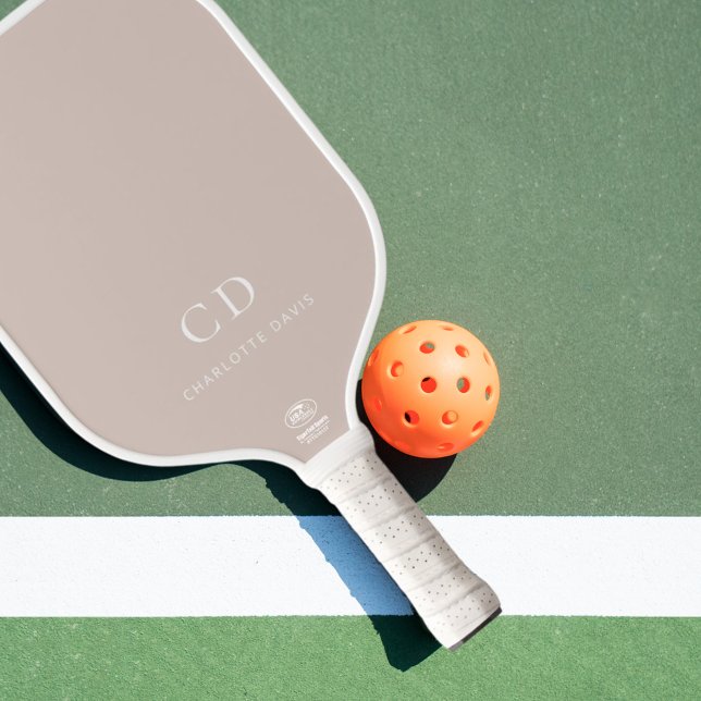 Beige Monogramm-Initialnamen Pickleball Schläger (Von Creator hochgeladen)