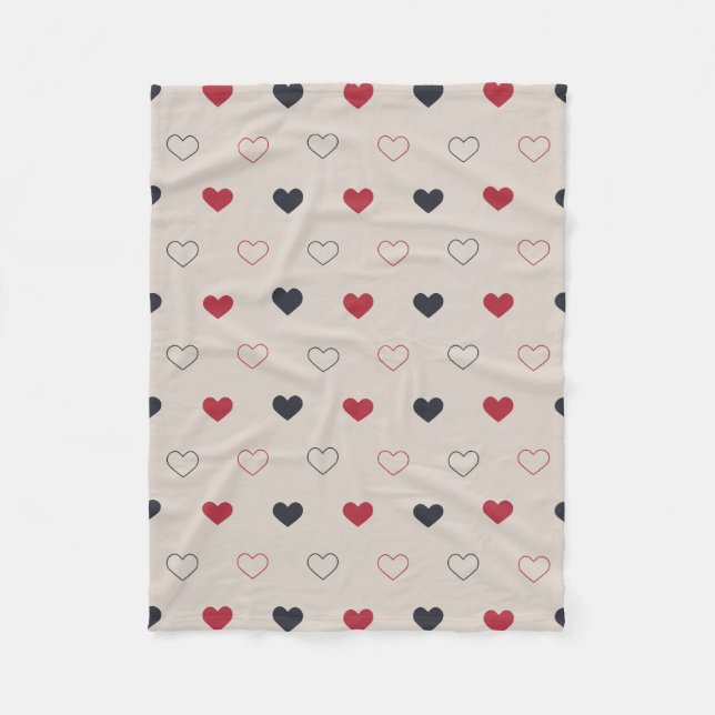 Beige & rotes Herz Nahtloses Muster Cute Minimal Fleecedecke (Vorderseite)