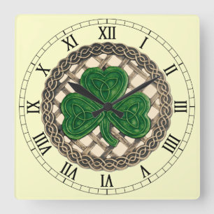 Beige Shamrock &Celtic Knots Roman Numeral Clock Quadratische Wanduhr
