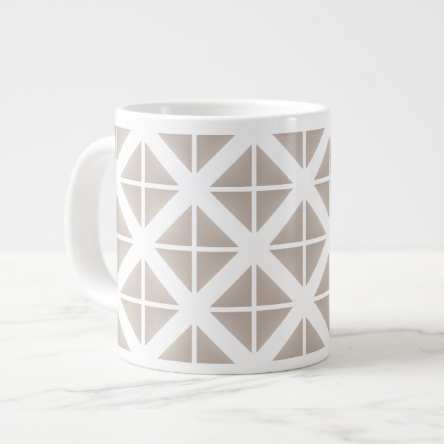 Beige Trendy Triangle Pattern Jumbo-Tasse (Vorderseite Links)