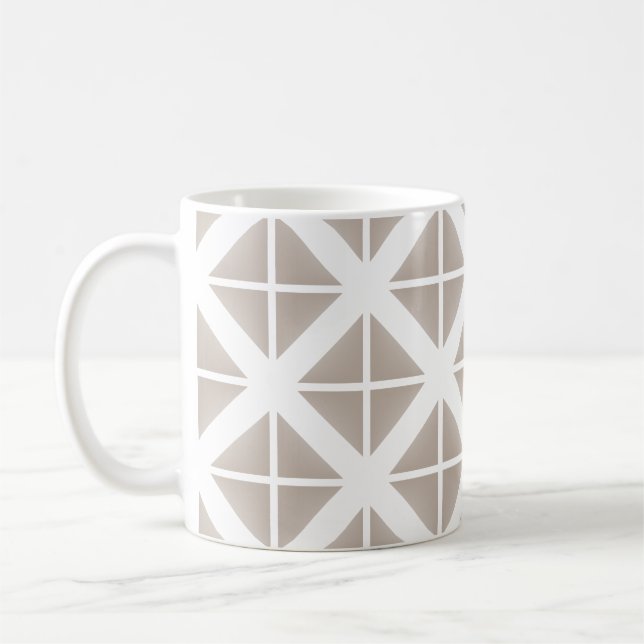 Beige Trendy Triangle Pattern Tasse (Links)