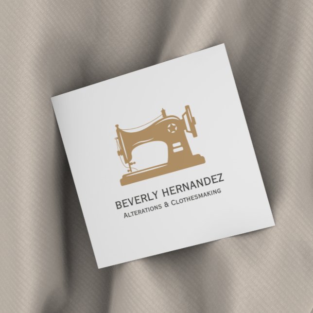 Beige Vintage Nähmaschine Seamstressänderung Quadratische Visitenkarte (vintage sewing machine themed business card)