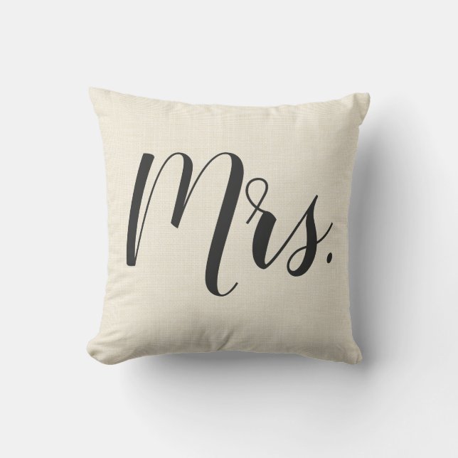 Beige White Mrs. | Mr&Mrs. Wedding Throw Kissen (Vorderseite)