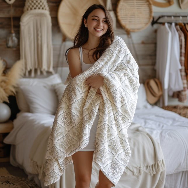 Beige & White Sparkling Quatrefoil Pattern Fleecedecke (Von Creator hochgeladen)