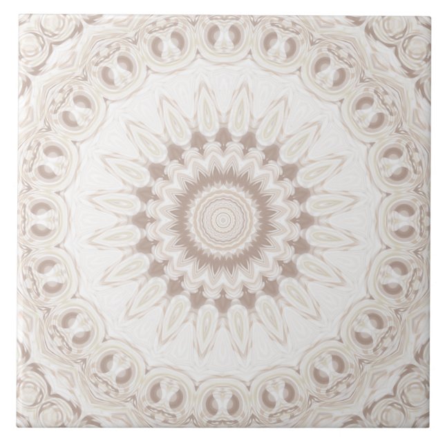 Beiges und cremefarbenes Mandala-Muster Fliese (Vorderseite)