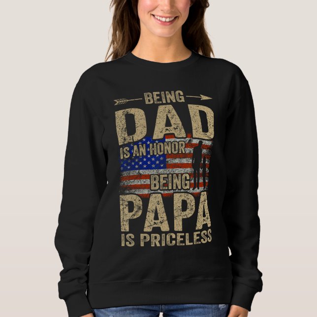Being A Dad Papa  Retro  Fathers Day USA Flag 1 Sweatshirt (Vorderseite)