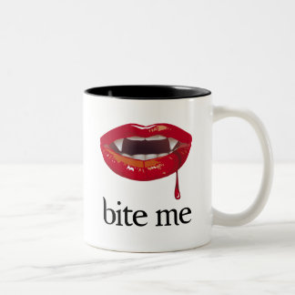 Beißen Sie mich Vampir Zweifarbige Tasse