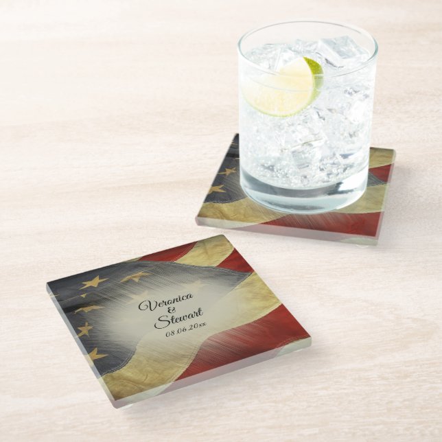 Beklagte Namen und Datum amerikanischer Flaggen Glasuntersetzer (Schrägansicht)