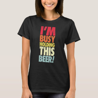 Belebtes Holding dieses Biersarkastikgetränk Spric T-Shirt
