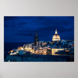 Beleuchtet in der Nacht Valletta Altstadt und Hafe Poster