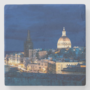 Beleuchtet in der Nacht Valletta Altstadt und Hafe Steinuntersetzer