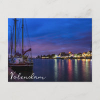 Beleuchteter Volendam-Hafen nachts