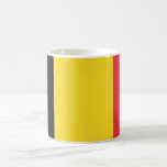 Belgien-Flagge Kaffeetasse<br><div class="desc">Bewundern Sie den belgischen Stolz und das belgische Erbe mit dieser lebendigen belgischen Flag Coffee Tasse, die mit den typischen schwarzen, gelben und roten Streifen aufwartet. Diese Tasse ist aus langlebiger Keramik gefertigt und ist mit Mikrowelle und Geschirrspüler ausgestattet. Sie eignet sich hervorragend, um Ihre Lieblingsgetränke beim Zuhause oder bei...</div>