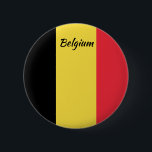 Belgien-Flaggen-runder Knopf Button<br><div class="desc">Tragen Sie diesen Knopf zu einem Ereignis oder Ihr Lieblingsteam zu stützen!
Es ist Standard2 1/4" der runde Knopf, der die belgische Flagge anzeigt und führt den Ländernamen auch. Es wird mit Kratzer und UV-beständiger Plastik bedeckt. Dieser Belgien-Flaggenknopf wird im USA hergestellt
Tragen Sie Ihren neuen Belgien-Flaggen-Knopf stolz!</div>
