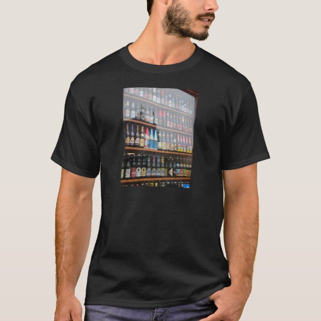 Belgische Bier-Anzeige im Gent-Geschäftsfenster T-Shirt (Vorderseite)