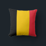 Belgische Flagge Amerikas MoJo Pillow Kissen<br><div class="desc">Das MoJo-Kissen mit der Flagge Belgiens - eine stilvolle Ergänzung Ihrer Wohngestaltung! Dieses Kissen, das mit hochwertigen Materialien und Liebe zum Detail gestaltet wurde, zelebriert das belgische Erbe und den Nationalstolz. Das Design zeigt die ikonische Trikolorfahne Belgiens mit seinen senkrechten schwarzen, gelben und roten Streifen, die die Einheit, Entschlossenheit und...</div>
