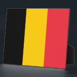 Belgische Flagge Fotoplatte<br><div class="desc">Fügen Sie Ihrer Zuhause- oder Bürodekoration eine Touch mit unserer exklusiven Tafel mit der Flagge Belgiens hinzu! Diese mit viel Liebe zum Detail gestaltete Plakette ist mehr als nur ein dekorativer Gegenstand, sie ist eine Feier der pulsierenden Kultur und Geschichte Belgiens. Das auffallende Design zeigt die ikonische belgische Flagge und...</div>