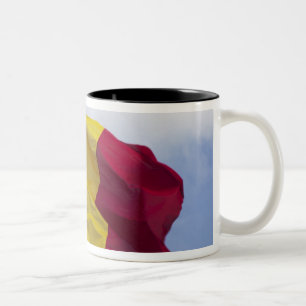 Belgische Flagge RF) Zweifarbige Tasse