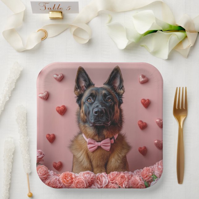 Belgische Malinois mit Rose - Valentinstag Pappteller (Hochzeit)