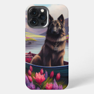 Belgischer Schäferhund auf einem Paddel: Ein lands iPhone 13 Pro Max Hülle