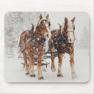 Belgisches Pferdeteam Wintery Weihnachtszene Mousepad